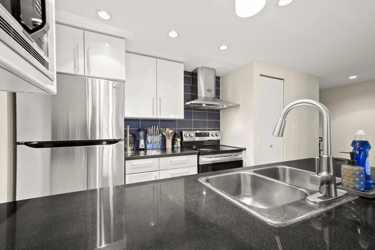 Dazzling Condo By Stadium Downtown With Free Parking Vancouver Exterior foto