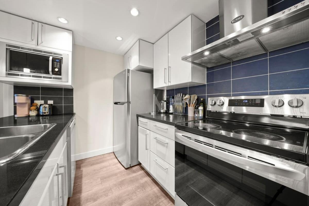 Dazzling Condo By Stadium Downtown With Free Parking Vancouver Exterior foto